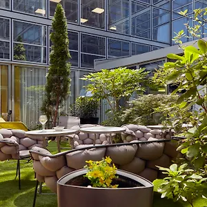 Mercure Paris La Défense Grande Arche Hotel