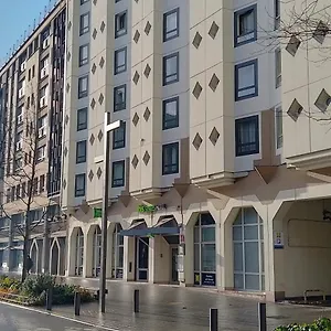 Ibis Styles Centre Gare Beffroi 3*, Lille France